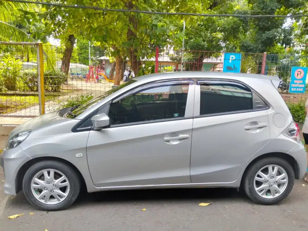 Dijual honda brio I-VTEC tahun 2013 gress. Pajak panjang