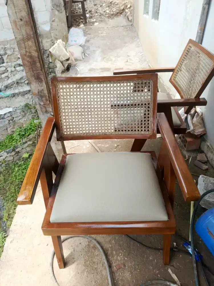 Jasa reparasi kursi jati