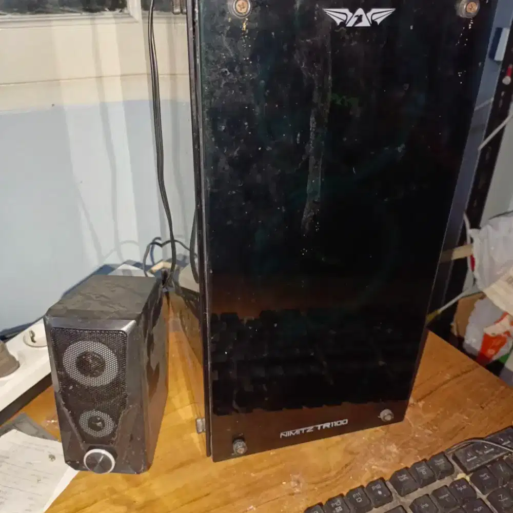 Cpu komputer dan TV akari LCD 24 braket tembok