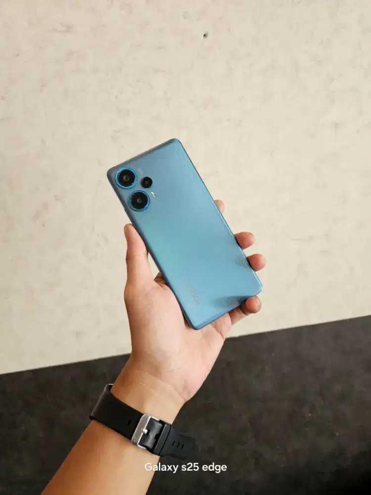 Poco F5 5G ( 12/256 )