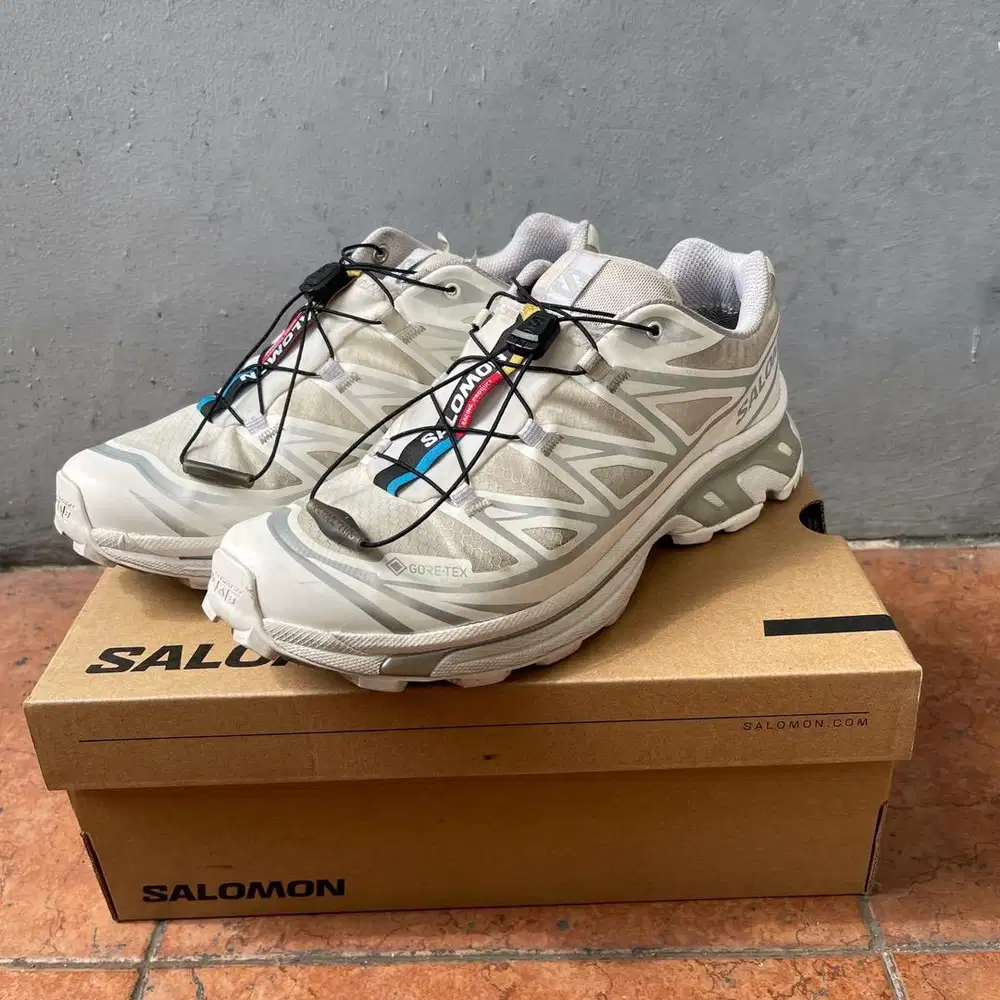 Sepatu sneakers gunung SALOMON XT 6 white goretex