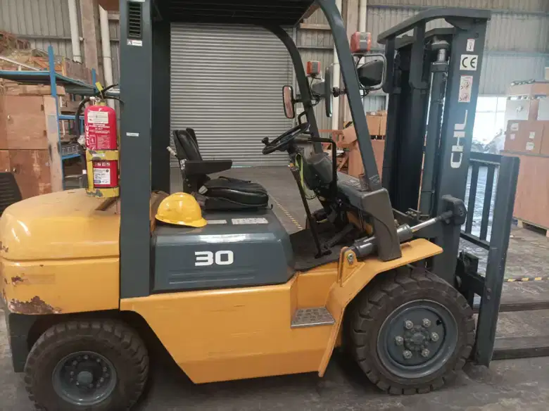 Forklift CPC30 3000kg 35,4Kw