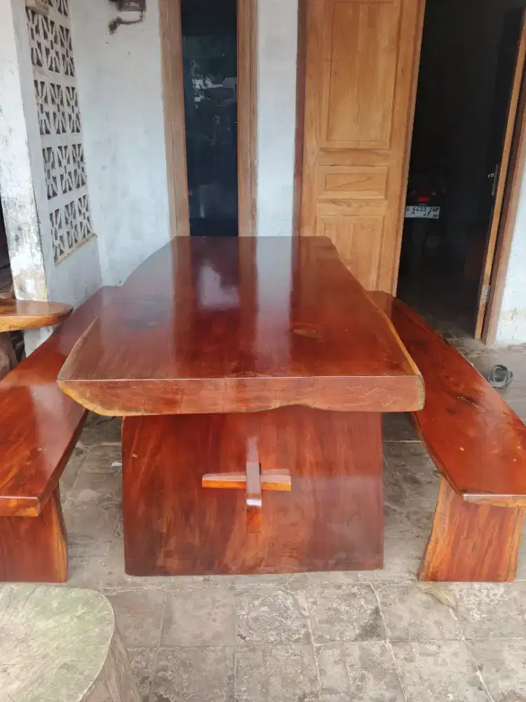 Meja makan antik teras solid