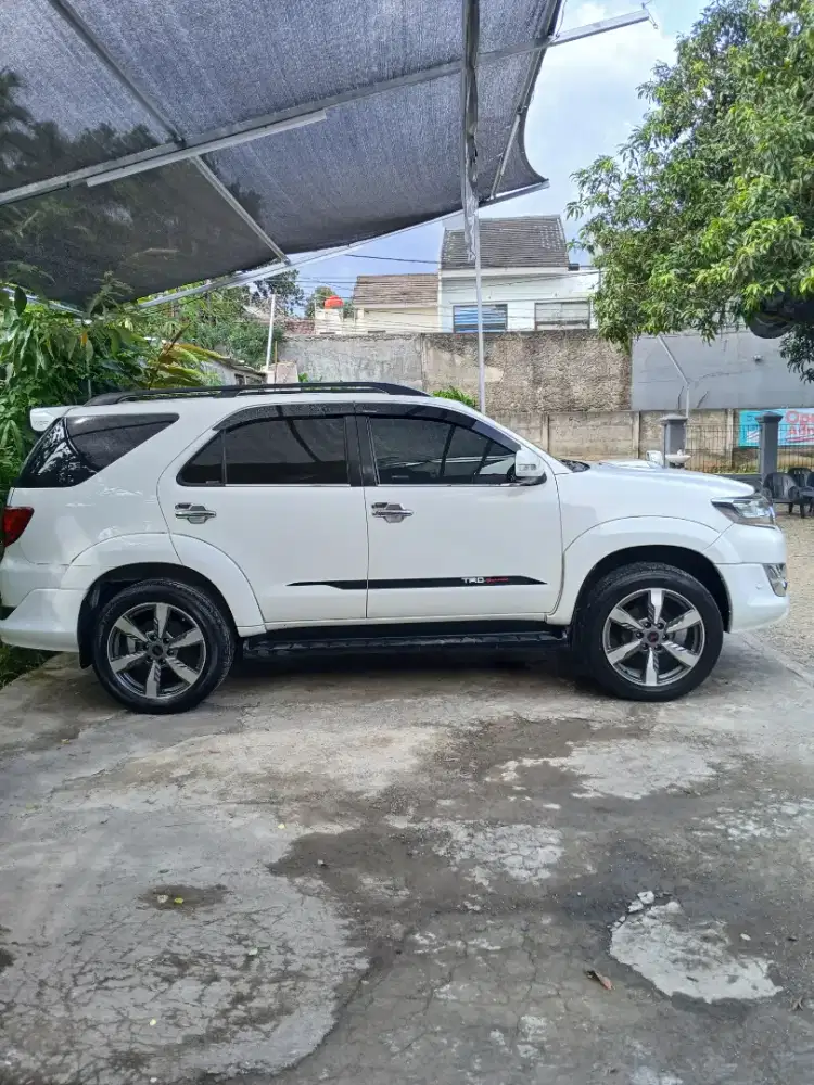 Fortuner 2012 warna putih