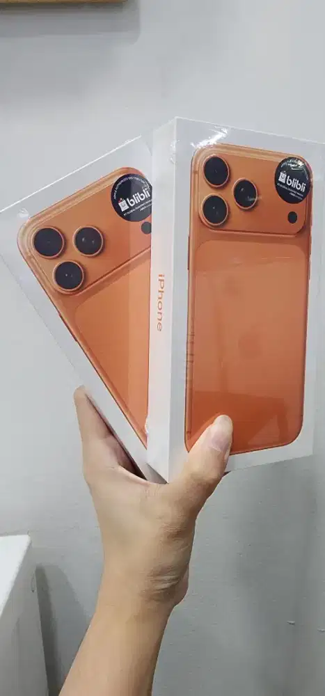 New iphone 17 promax 256 Cosmic Orange