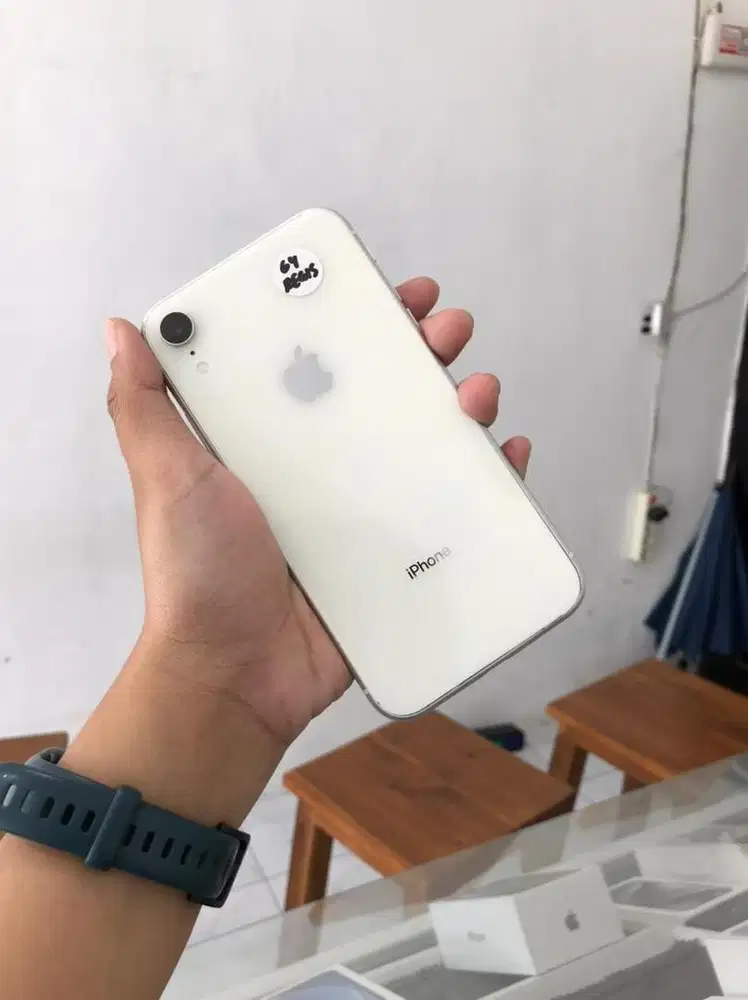 Dijual iPhone Xr 64Gb Regis White
