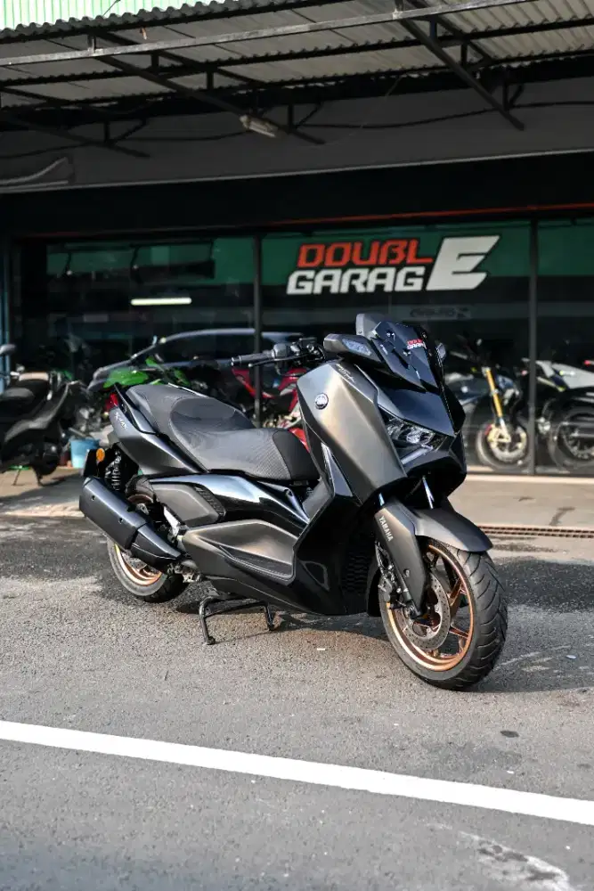 YAMAHA XMAX CONNECTED HITAM 2023 LOW KM
