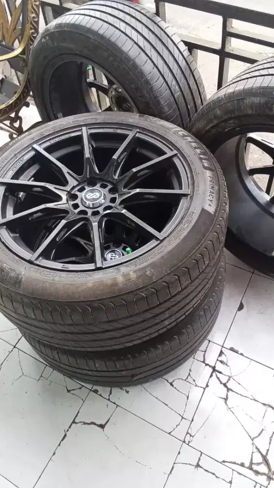 Di jual aja masih bagus