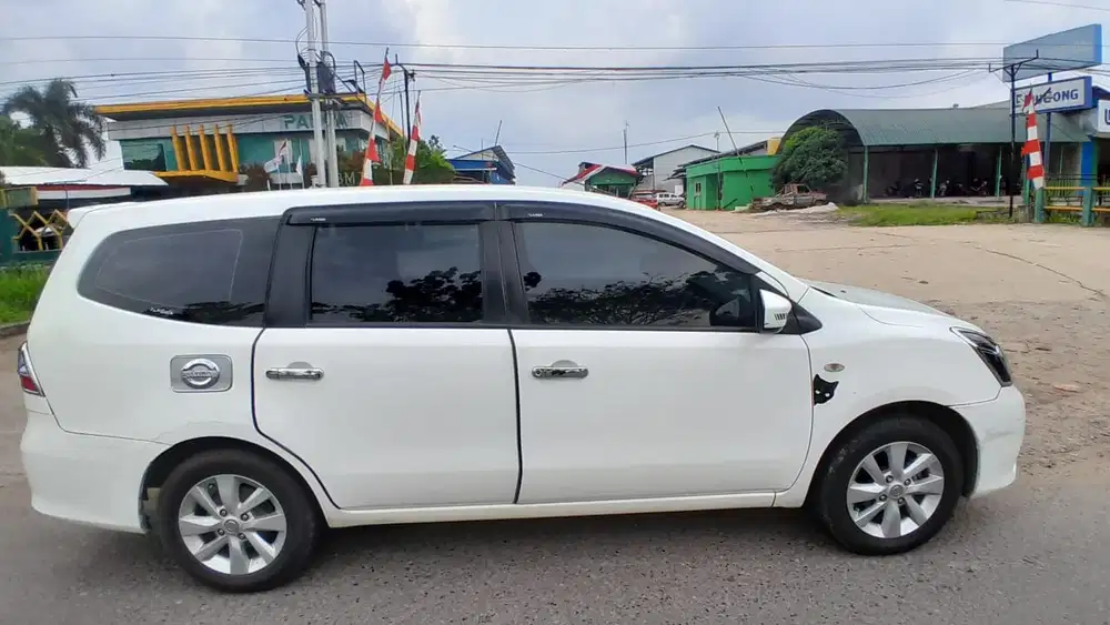 Nissan Grand livina 2015 Bensin