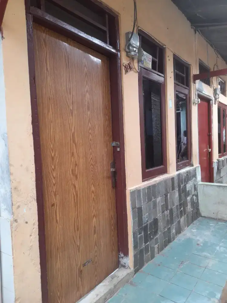 Rumah petak di kontrakan di.pdk kelapa