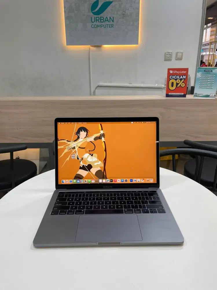 MacBook Pro i7 16/512GB touchbar