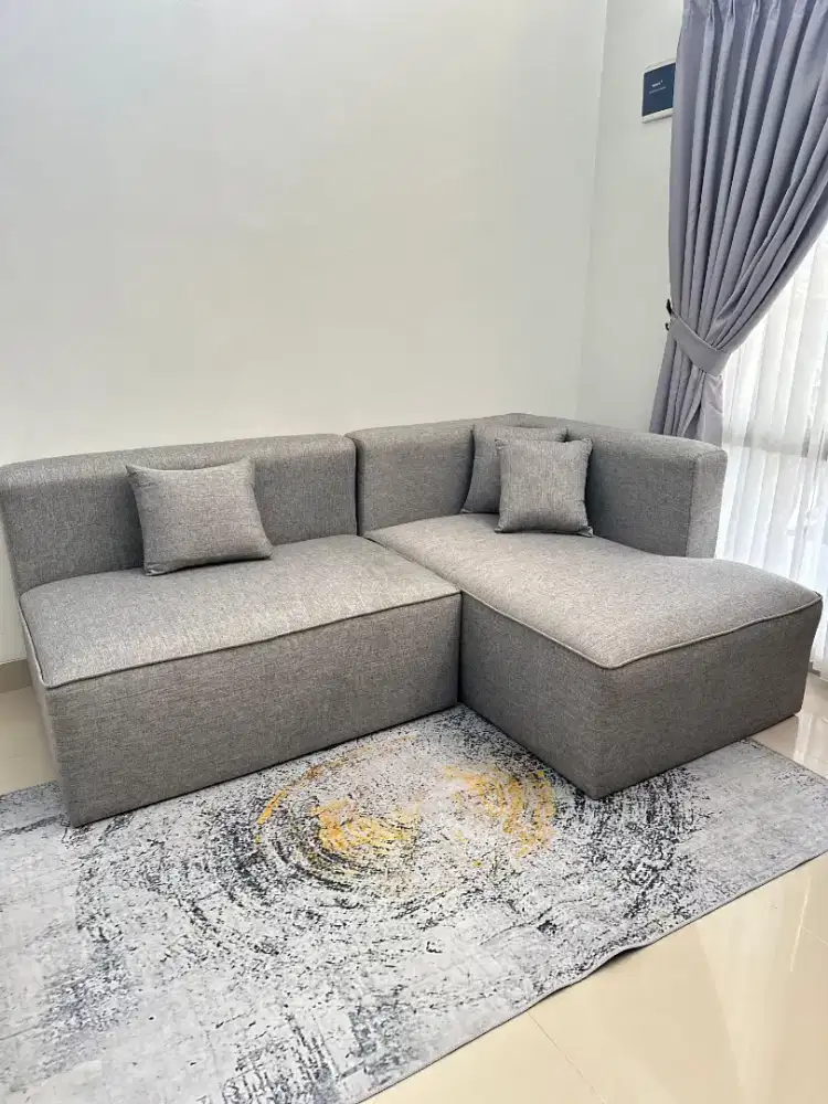 Sofa Abu minimalis