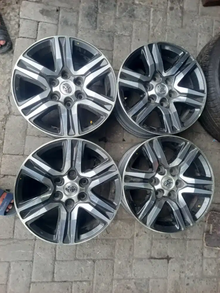 Velg ori toyota ring 17 lubang 6 set 4 ban atau velg aja juga bisa
