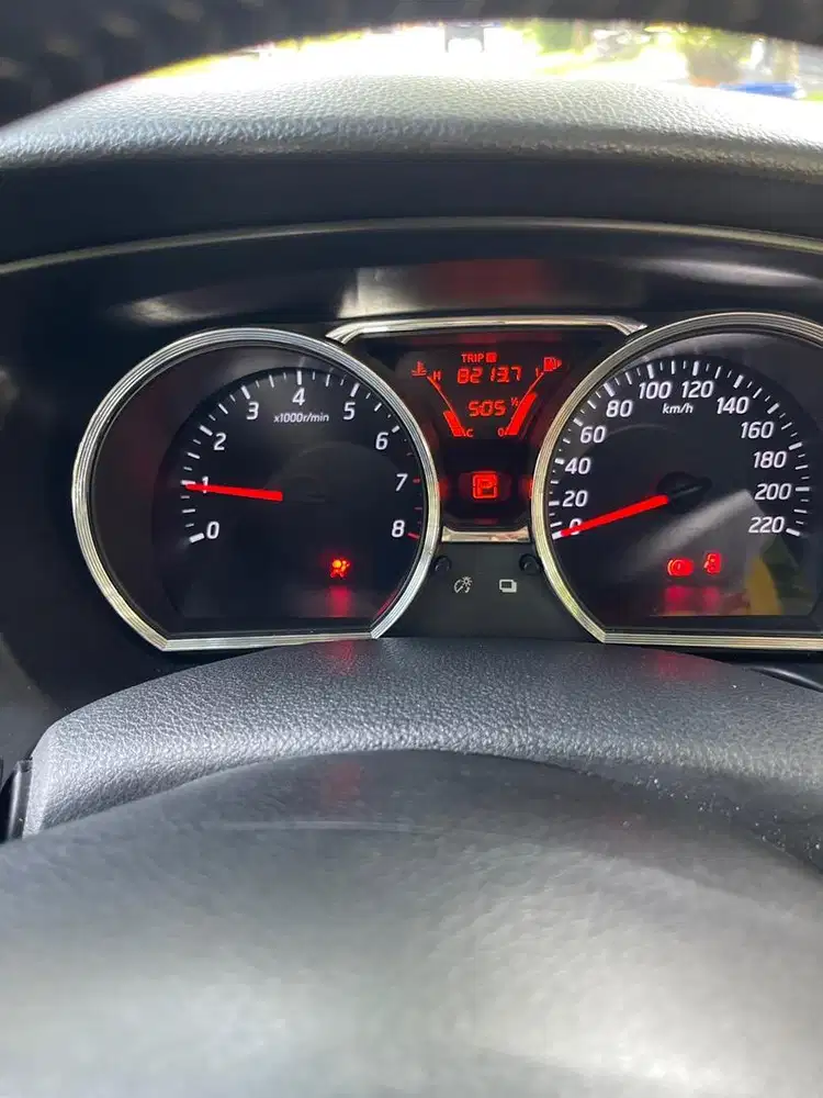 Dijual mobil Grand livina