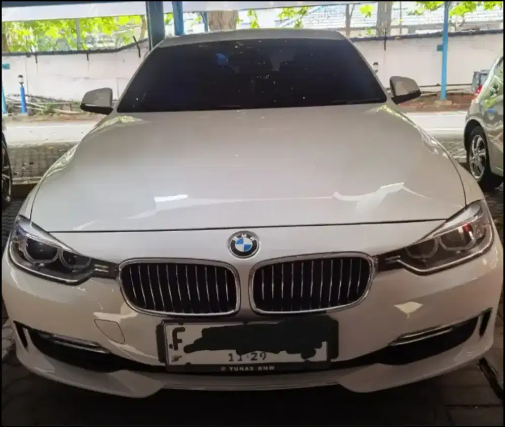 BMW 320i F30 Luxury ISTIMEWA!