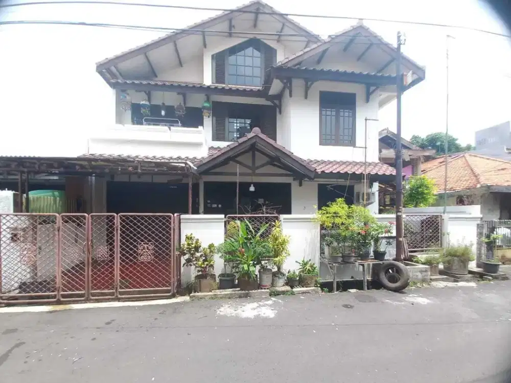 Rumah luas bangunan 240 Bebas banjir di rawamangun