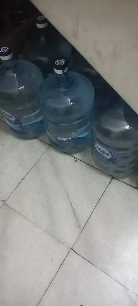 Galon Aqua kosong