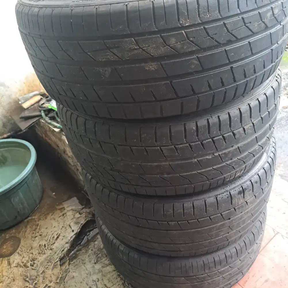 Ban mobil ring 22 accelera iota 255 35 sama 285 35