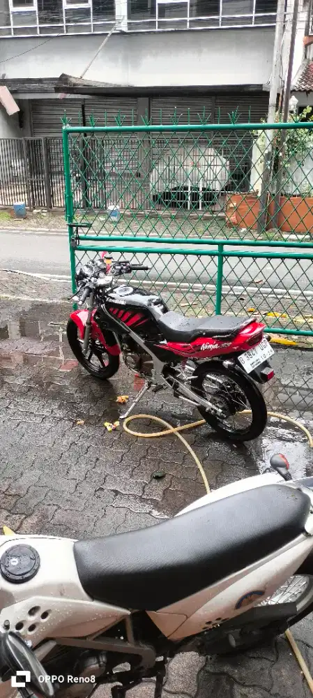 Kawasaki ninja ss merah zebra 2014