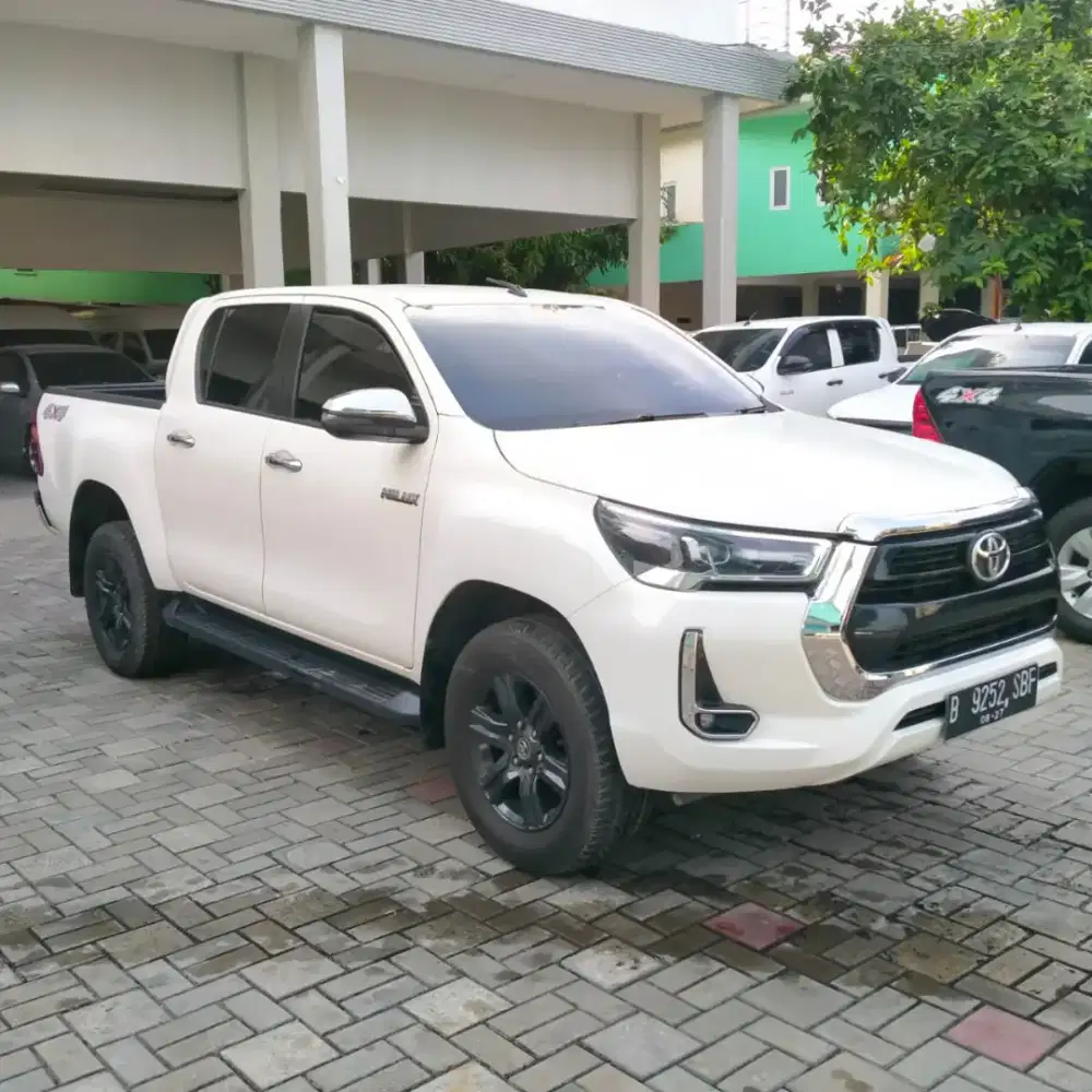 TOYOTA HILUX DC 2.4V A/T AUTOMATIC 2022 NOPOL B ORIGINAL TERAWATBAIK