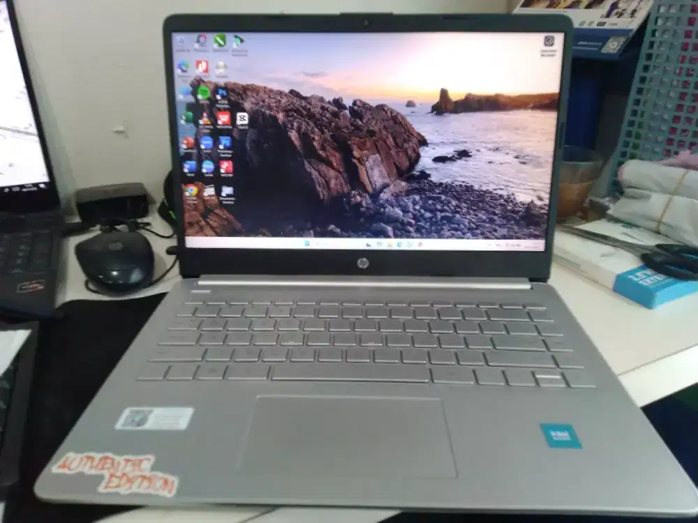 Laptop Slim HP 14s