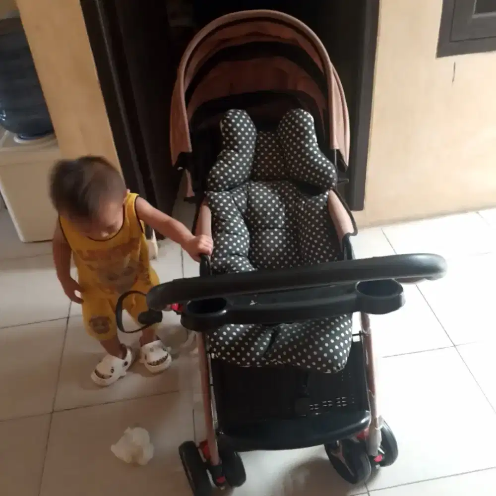 Stroller warna khaki