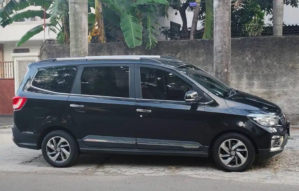 Wuling confero S lux act hitam tahun 2019