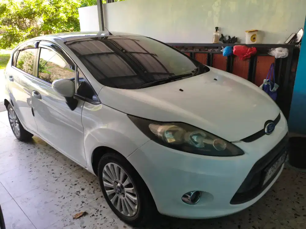 FORD FIESTA TREN 1.4 AT 2011