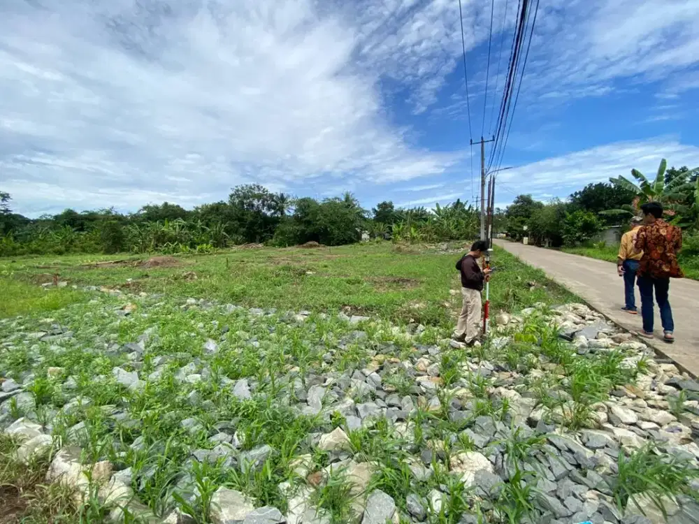 Tanah Strategis 14 Menit Gerbang Tol Legok, Pinggir Jalan