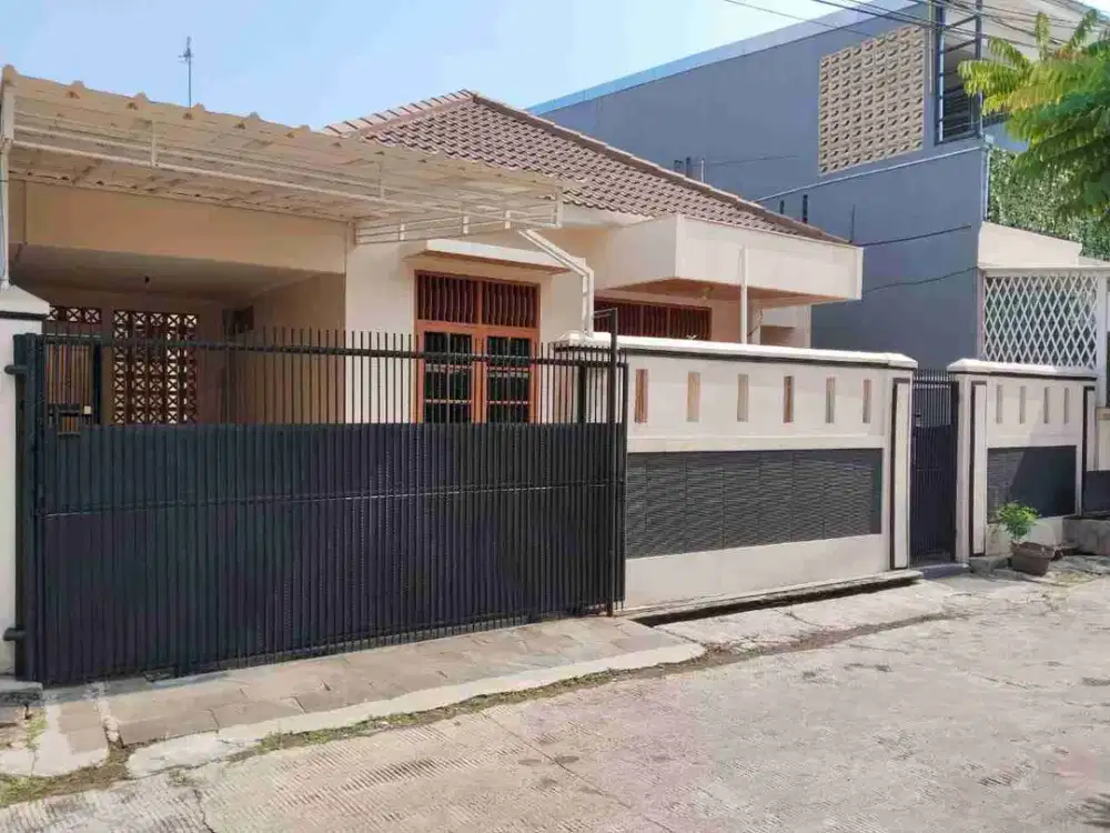 Disewakan rumah nyaman terawat di pekayon LT 154 LB 90 ada AC.kitchenset bebas banjir