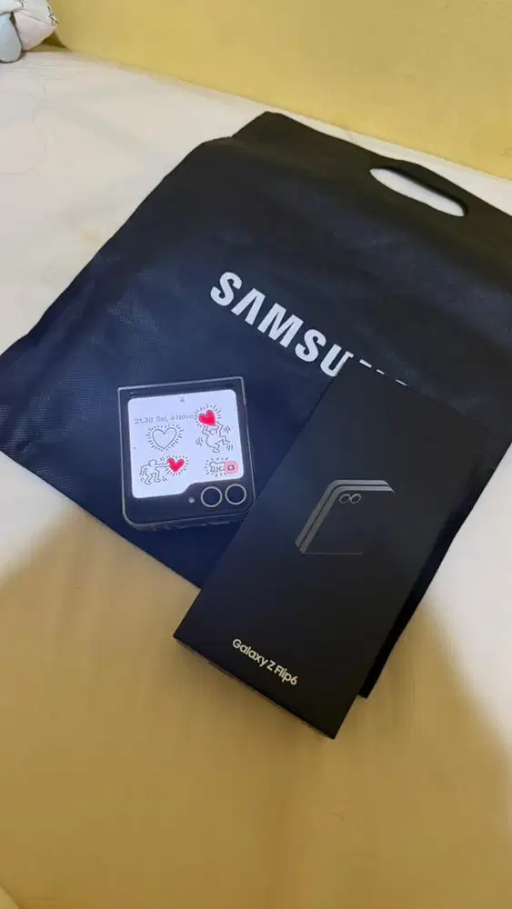 Samsung Flip 6 - 12/256 Garansi sampai Jan 2026