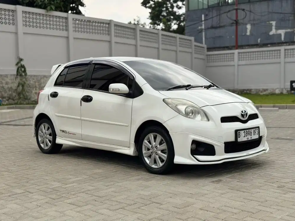 Toyota Yaris TRD S Manual 2013 Putih MT