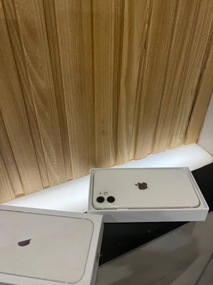 iphone 11 128gb yg pertama