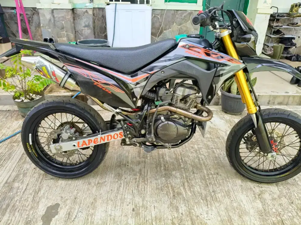 Motor CRF silahkan di japri semua bisa dinego.