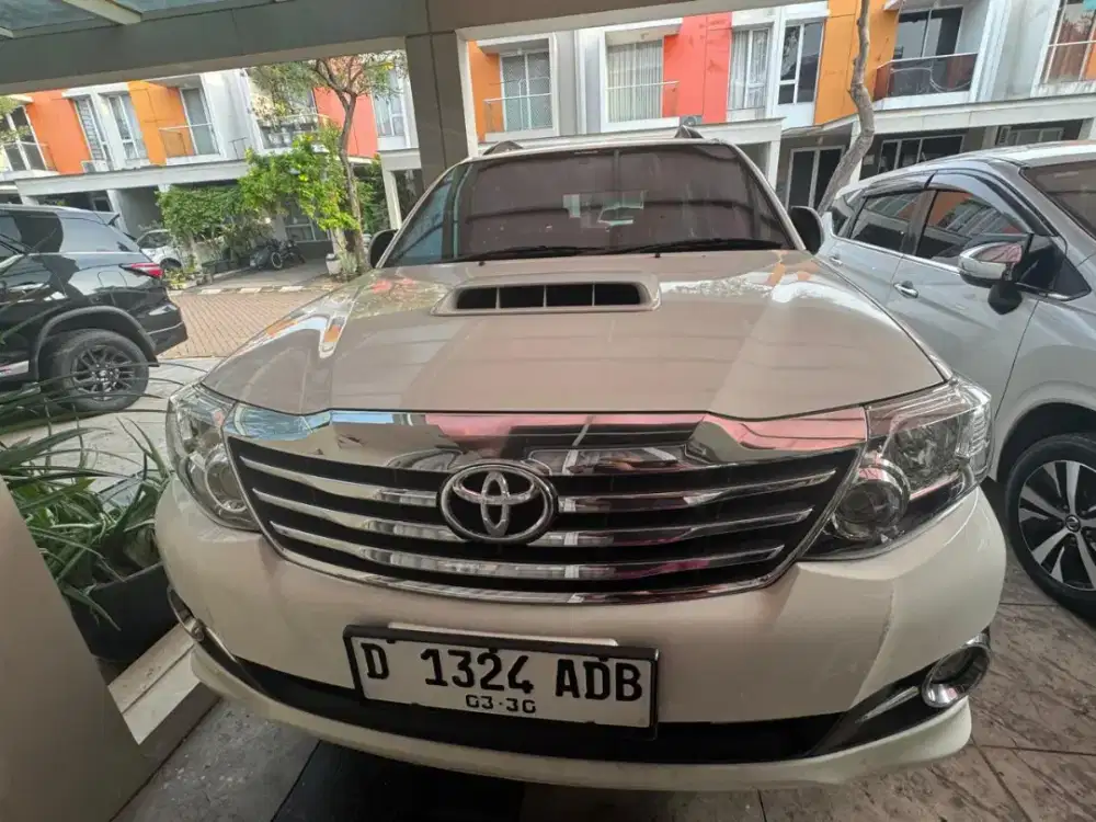Jual Toyota Fortuner 2015 AT Matic Solar Diesel tangan pertama