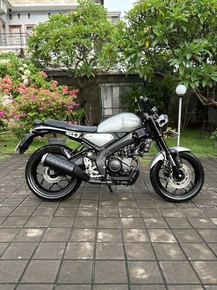 Yamaha XSR155 Silver 2023