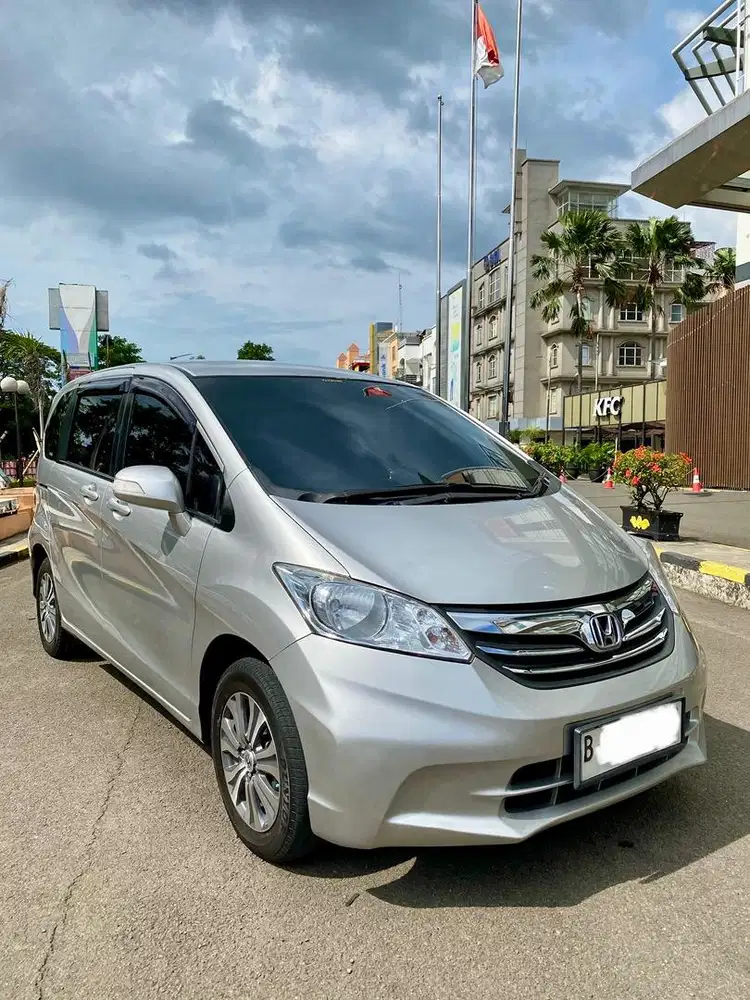 Honda freed SD AT 2013 AC double