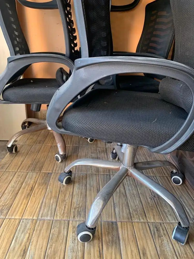 Dijual kursi kantor sesuai gambar