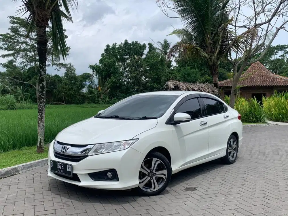 Honda City 1.5 E Matic 2015 Low KM, Istimewa
