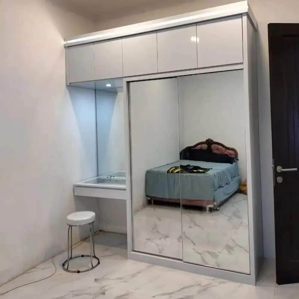 Wardrobe lemari pakaian minimalis