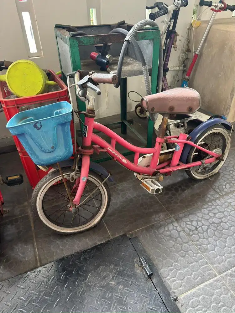 Sepeda anak Inggris bekas