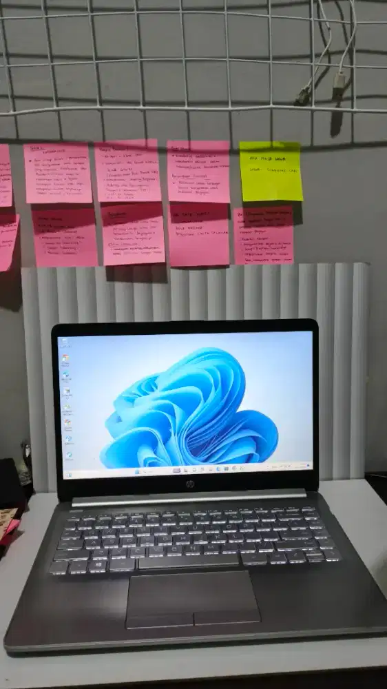 Laptop HP 14s Amd A4-9125 Ram 8GB SSD 512GB backlite keyboard