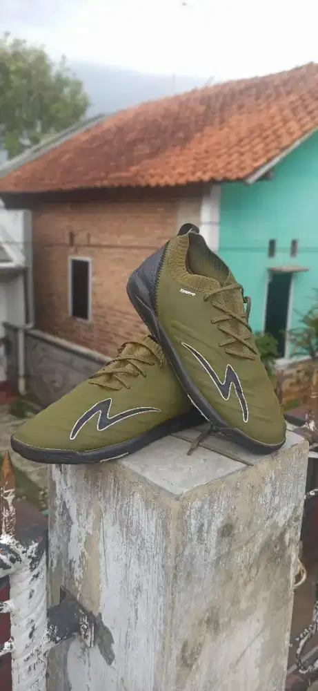 Sepatu Futsal Specs Swervo