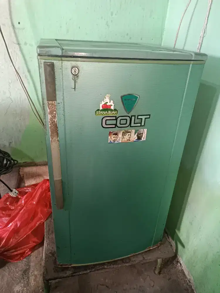 Freezer kulkas merk Sharp 1 pintu