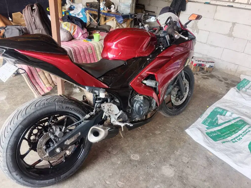 Dijual Cepat Yamaha R25 2015