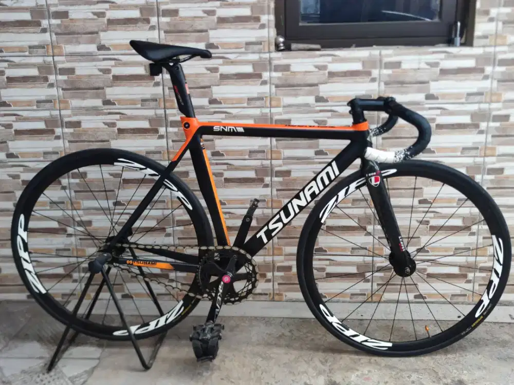Sepeda fixie tsunami snm300