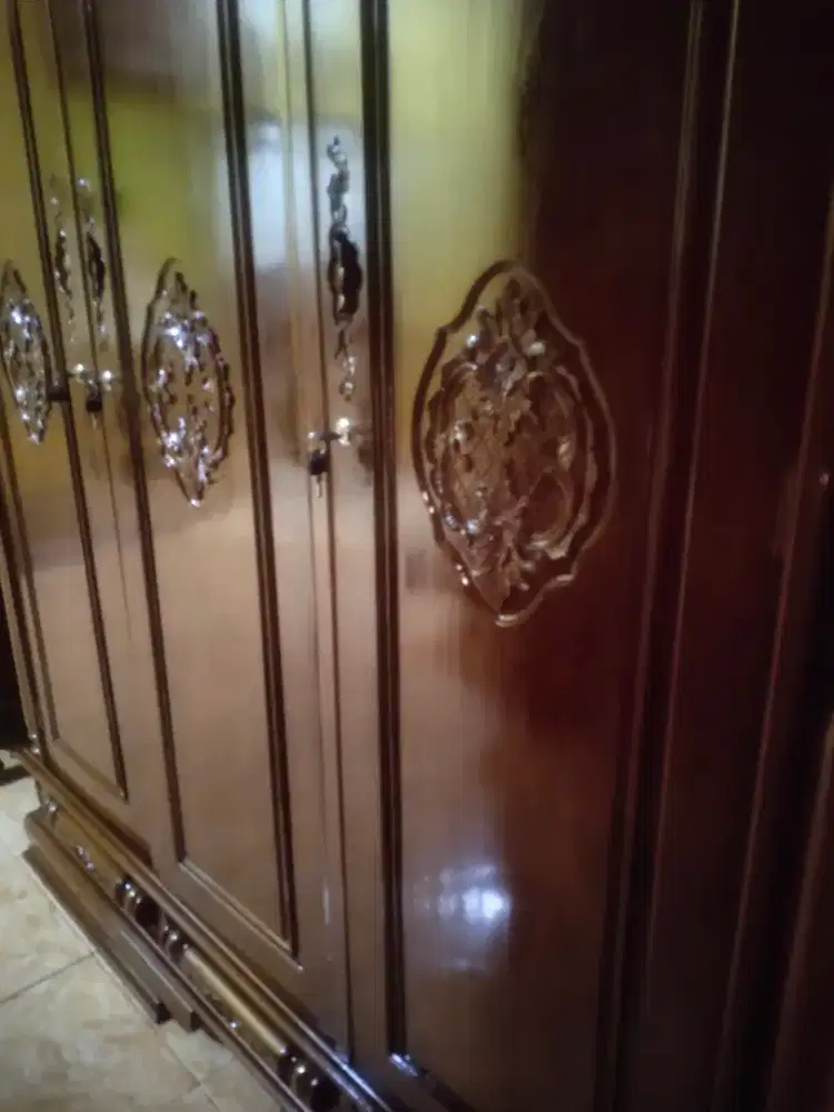 Lemari jati 3 pintu
