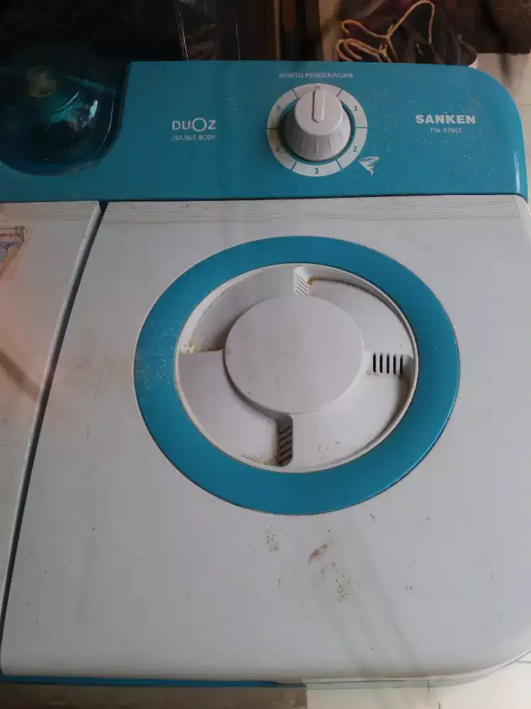 Mesin Cuci 2 Tabung 8 kg Sanken