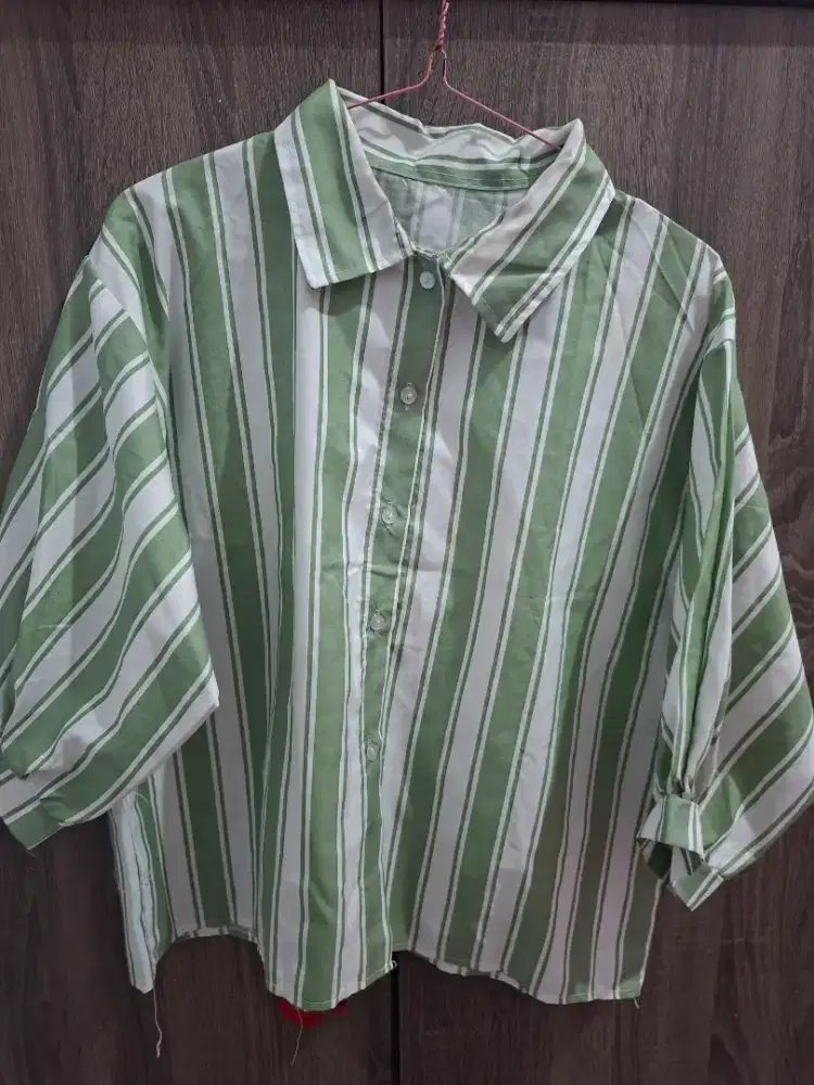 Baju atasan salur hijau putih