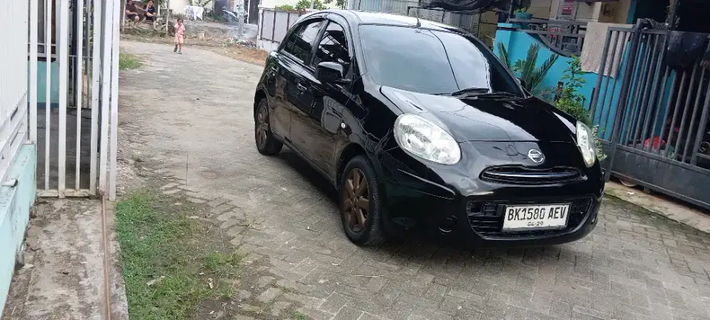 Nisan March manual 2012